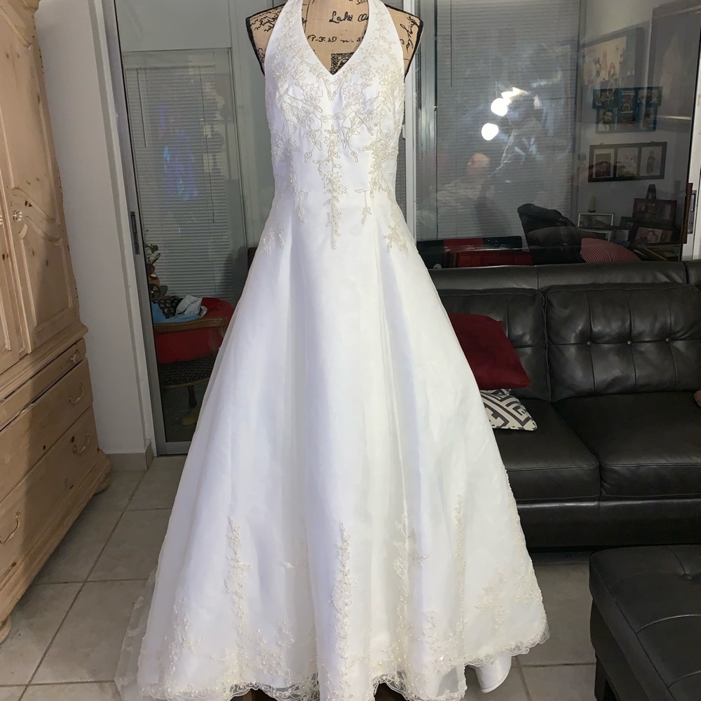 David’s bridal Wedding Dress